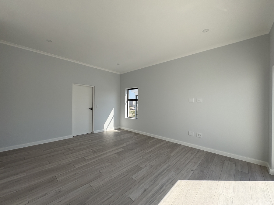 5 Bedroom Property for Sale in Sandown Western Cape